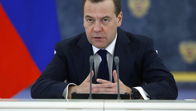 Медведев поручил проверить приспособленность жилья для инвалидов