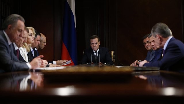 Медведев утвердил правила расчета собственных средств застройщика